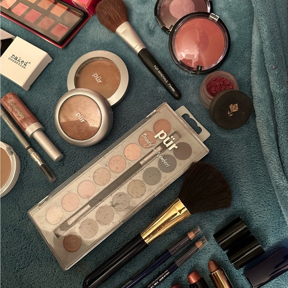 Sold - Picture 4 of 16